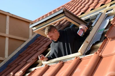 Pose de fenêtres de toit Velux à Lenax